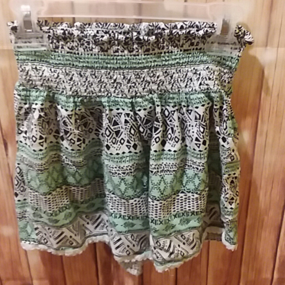 Girl's rayon shorts. Size small (3-5)